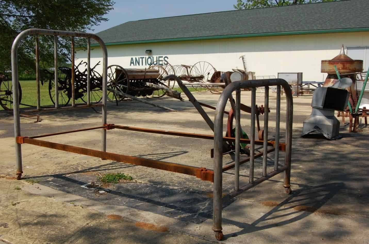 Platform beds give central support