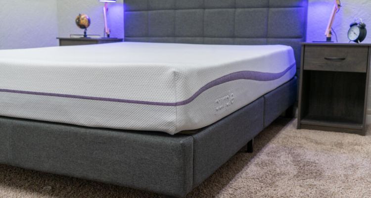 how much does a queen purple mattress weigh
